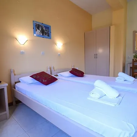Konukevi Filippos Skopelos