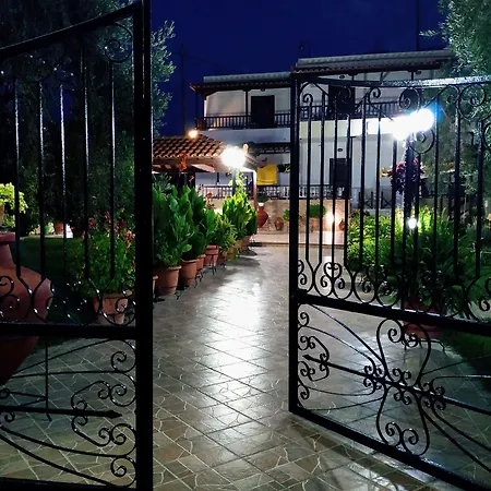 Filippos Skopelos Town
