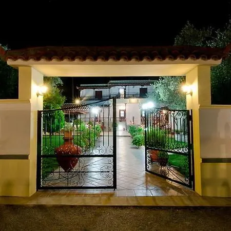 Studios Filippos Guest house 2*