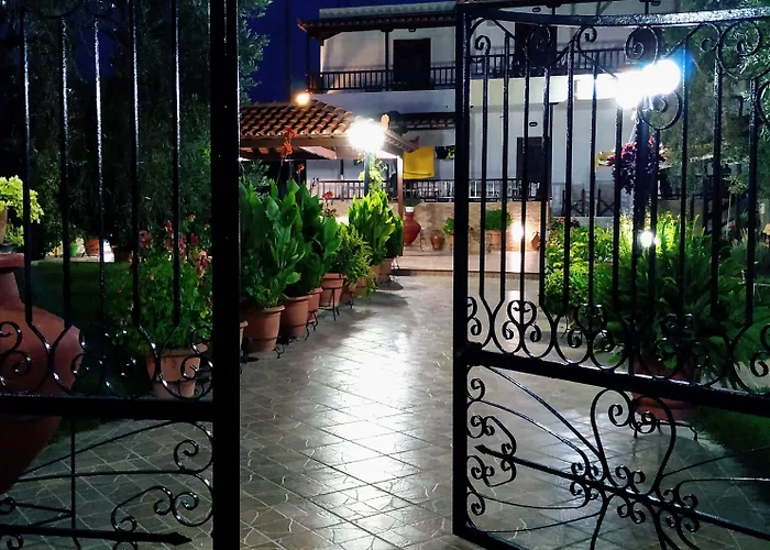 Studios Filippos Skopelos Town