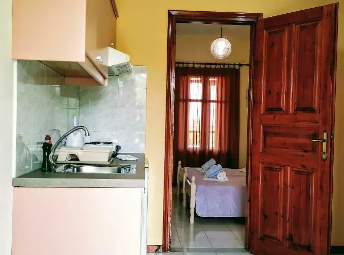 Guest house Studios Filippos 3*